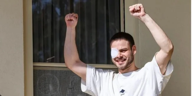 Ισραηλινός όμηρος για τη φρίκη στα τούνελ της Χαμάς: «Έμοιαζα με σκελετό και αυτό τους έδινε χαρά» Ισραηλινός όμηρος για τη φρίκη στα τούνελ της Χαμάς: «Έμοιαζα με σκελετό και αυτό τους έδινε χαρά»