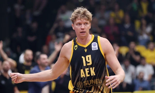 AEK: Προπονήθηκαν Κλαβέλ και Κατσίβελης, τελευταία στιγμή για Λεβίτσε - «Οι οπαδοί μας γνωρίζουν…» AEK: Πρόβλημα με Κουζμίνσκας, ατομικό οι Κλαβέλ, Κατσίβελης – Οι απουσίες με Λεβίτσε