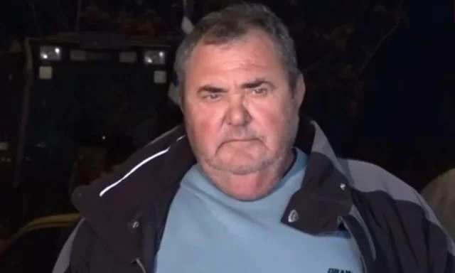 Οι αγρότες στα μπλόκα: Πώς θα λύσει η κυβέρνηση τον γόρδιο δεσμό για τις γιορτές Ο «αρχιστράτηγος» των μπλόκων και η άγρια κόντρα των αγροτών με την κυβέρνηση