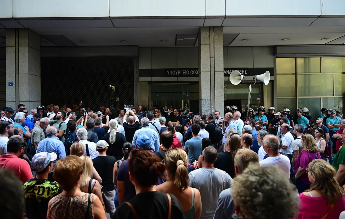 Οι αλλαγές που φέρνει στην αγορά εργασίας η συμφωνία για τις συλλογικές συμβάσεις – Τα 4 βασικά σημεία της Οι αλλαγές που φέρνει στην αγορά εργασίας η συμφωνία για τις συλλογικές συμβάσεις – Τα 4 βασικά σημεία της