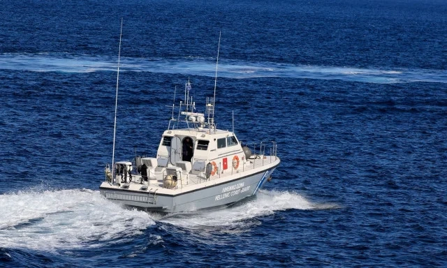 Διαδοχικές «καραβιές» μεταναστών στην Κρήτη: Επιχειρήσεις διάσωσης 110 ατόμων Διάσωση εκατοντάδων μεταναστών νότια της Γαύδου