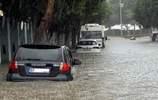 Πλημμύρες και κατολισθήσεις στην Τουρκία | in.gr Πλημμύρες και κατολισθήσεις στην Τουρκία | in.gr
