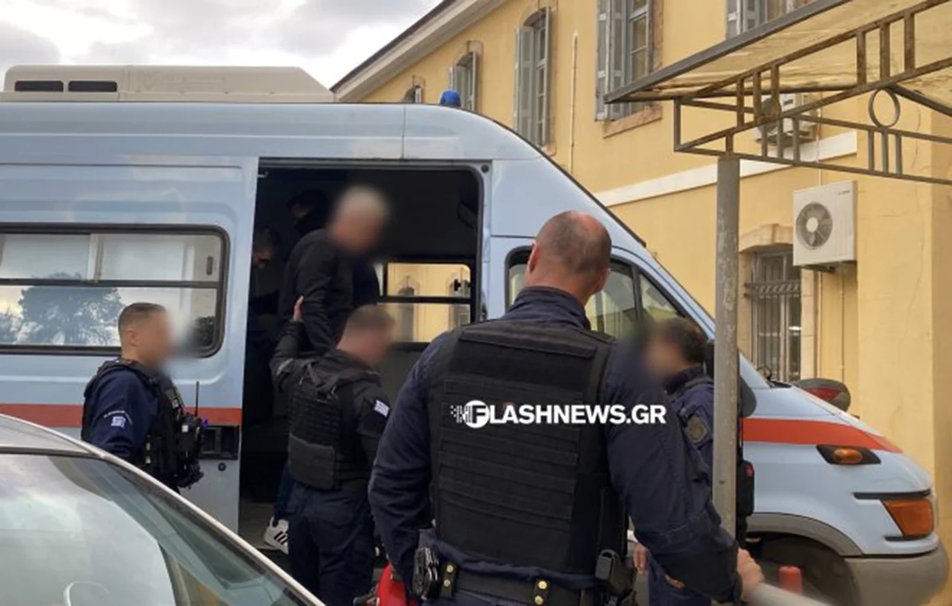 Ξεκινά η δίκη για το θανατηφόρο τροχαίο στη λεωφόρο Σούδας – Στα δικαστήρια ο 45χρονος οδηγός της Porsche Ξεκινά η δίκη για το θανατηφόρο τροχαίο στη λεωφόρο Σούδας – Στα δικαστήρια ο 45χρονος οδηγός της Porsche