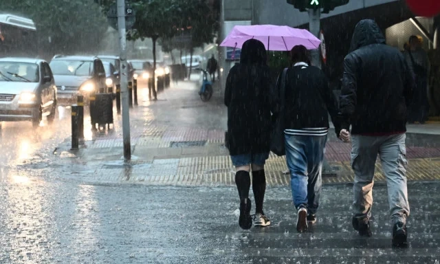 Ο καιρός την Τρίτη: Θυελλώδεις άνεμοι έως 10 μποφόρ σε Ιόνιο, Πελοπόννησο και δυτική Στερεά Προειδοποίηση Ζιακόπουλου: Έρχεται «κακοκαιρία πολλαπλών κινδύνων!»