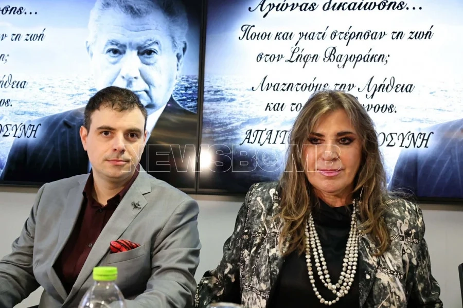 «Ποιοι, πώς και γιατί σκότωσαν τον Σήφη Βαλυράκη;» – Ανδρουλάκης, Σαμαράς, Παπανδρέου στην εκδήλωση Ο γιος του Σήφη Βαλυράκη, Αλέξανδρος και η γυναίκα του, Μίνα Παπαθεοδώρου – Βαλυράκη.