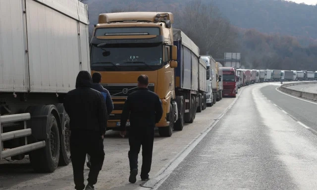 Αγρότες: «Όχι» στη συνάντηση με τον πρωθυπουργό από το μπλόκο της Φθιώτιδας Αγρότες: Κλείνουν επ’ αόριστον το τελωνείο στον Προμαχώνα για τα φορτηγά