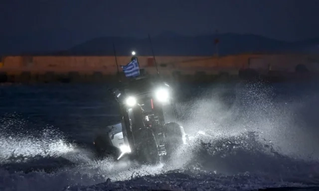Ηράκλειο: Ατύχημα στο λιμάνι για 47χρονο οδηγό φορτηγού - Διακομίσθηκε στο νοσοκομείο Χίος: Επεισοδιακή καταδίωξη ταχύπλοου με μετανάστες τη νύχτα - Συνελήφθη 26χρονος διακινητής