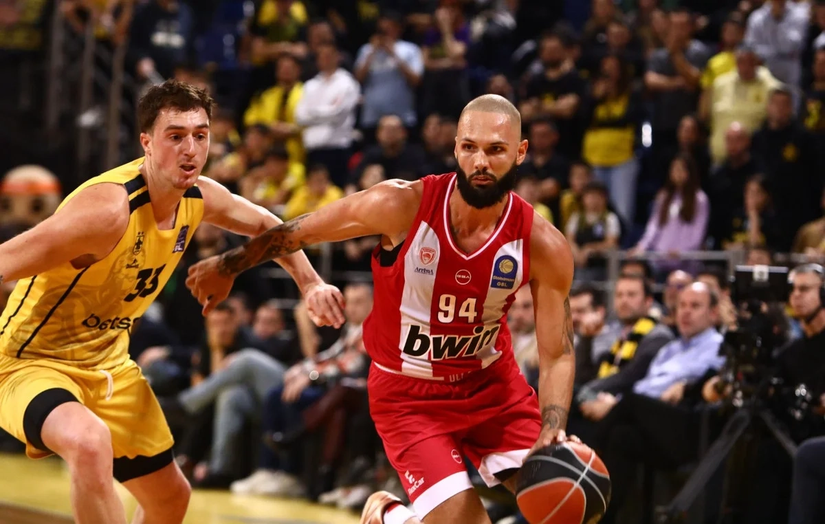 Stoiximan Basket League: Συνεχίζει αήττητος ο Ολυμπιακός που πέρασε και από την έδρα του Άρη Stoiximan Basket League: Συνεχίζει αήττητος ο Ολυμπιακός που πέρασε και από την έδρα του Άρη