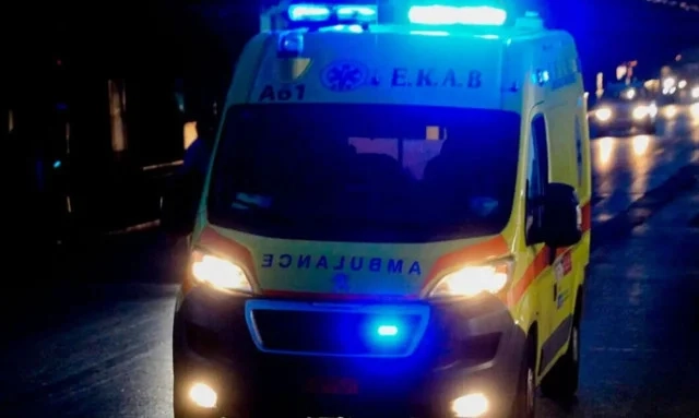 Σοβαρό τροχαίο στη Λάρισα με δύο τραυματίες Πάτρα: Αυτοκίνητο παρέσυρε και εκσφενδόνισε μηχανάκι - Δύο τραυματίες
