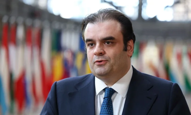 Πιερρακάκης από το Eurogroup:«Πρέπει να επιστρέψουμε σε έναν δρόμο βιώσιμης οικονομικής ανάπτυξης» Πιερρακάκης στο Eurogroup: Να φέρουμε απτά και γρήγορα αποτελέσματα