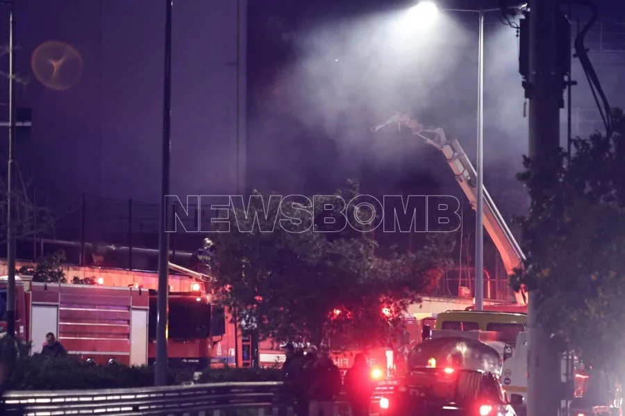 Δήμαρχος Περάματος στο Newsbomb: «Oι φλόγες έφτασαν τα 20 μέτρα, ανοίξαμε πρώτη φορά το ναύσταθμο» Δήμαρχος Περάματος στο Newsbomb: «Oι φλόγες έφτασαν τα 20 μέτρα, ανοίξαμε πρώτη φορά το ναύσταθμο»
