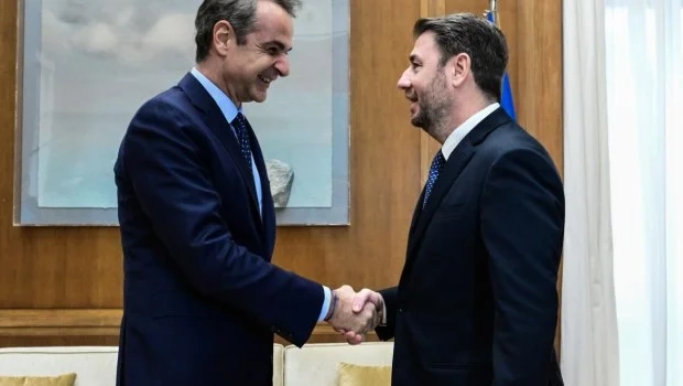 «Λάθος πόρτα χτυπά ο Μητσοτάκης, ας πάει στον Βελόπουλο» ξεκαθαρίζει το ΠΑΣΟΚ «Λάθος πόρτα χτυπά ο Μητσοτάκης, ας πάει στον Βελόπουλο» ξεκαθαρίζει το ΠΑΣΟΚ