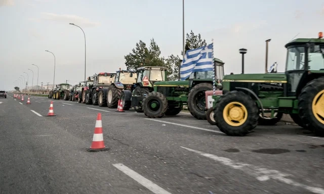 Κυκλοφοριακές ρυθμίσεις σήμερα στη Λεωφόρο Κηφισίας από τις 7 το πρωί - Αναλυτικά που κλείνει Μπλόκα αγροτών: Άρση κυκλοφοριακών ρυθμίσεων στην Πιερία - Ανοιχτή η εθνική οδός στην Κατερίνη