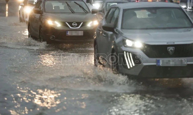 Κακοκαιρία: Διακοπή της κυκλοφορίας στο ρέμα Βάρδα από τα Σπάτα προς το Πικέρμι - Δύο απεγκλωβισμοί Προβλήματα από την κακοκαιρία: Πτώσεις δέντρων, διακοπές ηλεκτροδότησης σε Αττική και Κρήτη