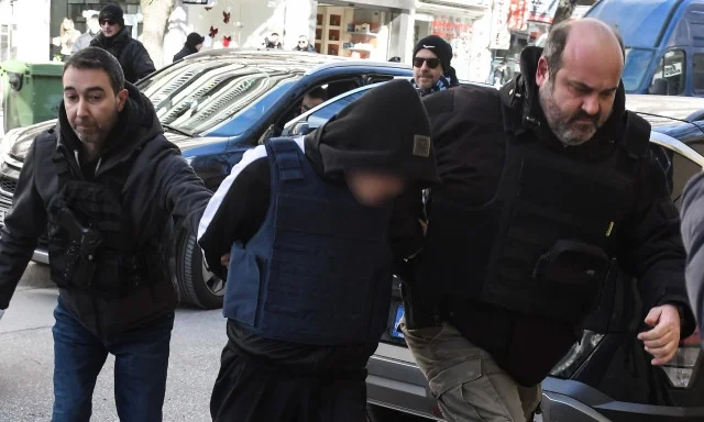 Σέρρες: «Μείναμε δύο αντί για τρεις εξαιτίας τους» - Τι λέει η αδελφή του 17χρονου Σέρρες: «Μείναμε δύο αντί για τρεις εξαιτίας τους» - Τι λέει η αδελφή του 17χρονου