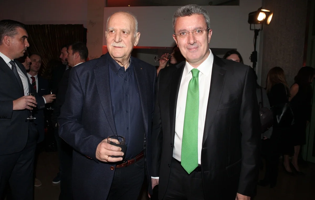 Το συγκινητικό «αντίο« του Νίκου Χατζηνικολάου στον Γιώργο Παπαδάκη: «Έφυγες τώρα που επιτέλους θα ζούσες…» Το συγκινητικό «αντίο« του Νίκου Χατζηνικολάου στον Γιώργο Παπαδάκη: «Έφυγες τώρα που επιτέλους θα ζούσες…»