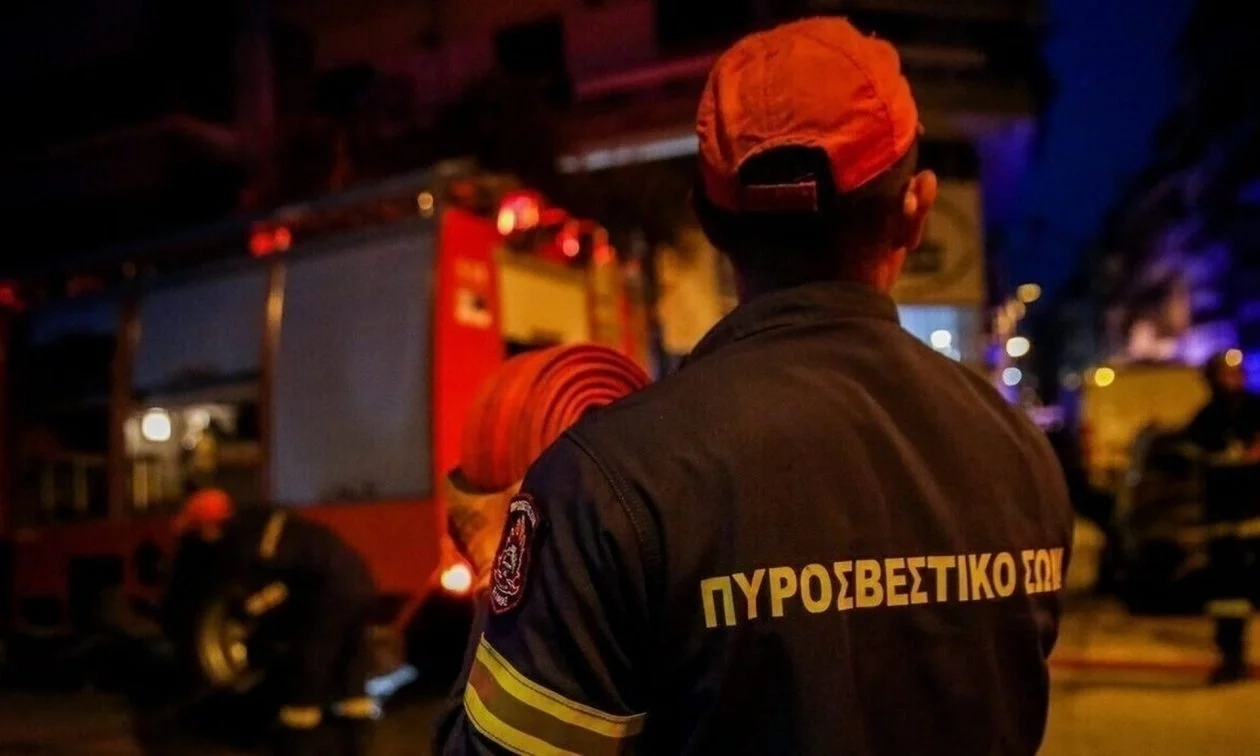 Φωτιά τώρα σε διαμέρισμα τρίτου ορόφου επί της Μάρνη - Τρεις απεγκλωβισμοί Φωτιά τώρα σε διαμέρισμα τρίτου ορόφου επί της Μάρνη - Τρεις απεγκλωβισμοί