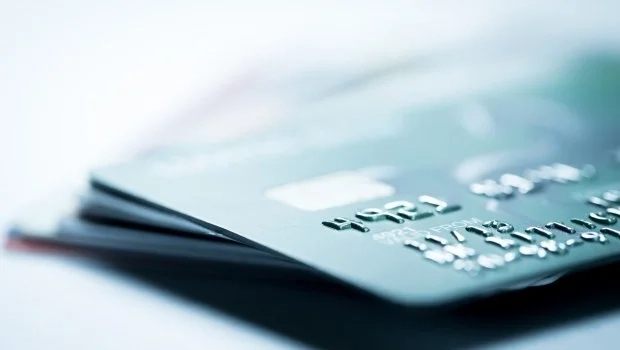 Πρόταση Τραμπ για πλαφόν 10% στα επιτόκια πιστωτικών καρτών – Πολιτικό μήνυμα ή ρεαλιστική παρέμβαση; Πρόταση Τραμπ για πλαφόν 10% στα επιτόκια πιστωτικών καρτών – Πολιτικό μήνυμα ή ρεαλιστική παρέμβαση;