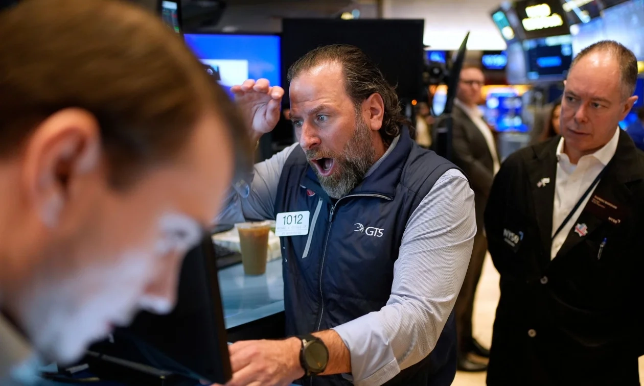 Με ισχυρά κέρδη και ρεκόρ αντέδρασε η Wall Street στις εξελίξεις στη Βενεζουέλα Με ισχυρά κέρδη και ρεκόρ αντέδρασε η Wall Street στις εξελίξεις στη Βενεζουέλα