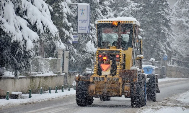 Κλειστά σχολεία αύριο: Σε ποιες περιοχές δεν θα χτυπήσει το κουδούνι Ο καιρός την Τρίτη: Θυελλώδεις άνεμοι έως 10 μποφόρ σε Ιόνιο, Πελοπόννησο και δυτική Στερεά