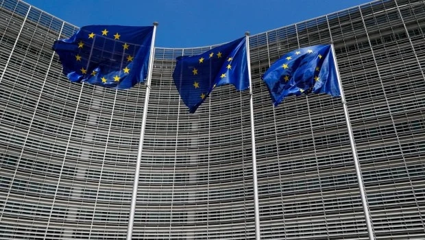 Βρυξέλλες: Αστυνομική έφοδος στην Ευρωπαϊκή Επιτροπή για υπόθεση πώλησης ακινήτων αξίας 900 εκατ. ευρώ | in.gr Βρυξέλλες: Αστυνομική έφοδος στην Ευρωπαϊκή Επιτροπή για υπόθεση πώλησης ακινήτων αξίας 900 εκατ. ευρώ | in.gr