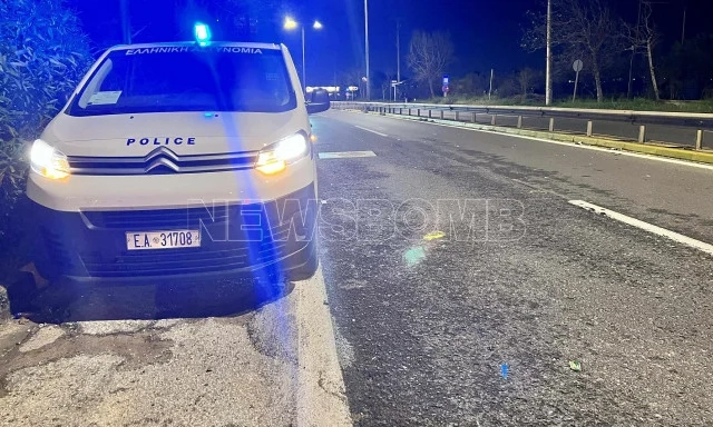 Τροχαίο στην Καλλιθέα: Ο οδηγός έβρισε τον πεζό που παρέσυρε - Βίντεο ντοκουμέντο Τροχαίο στη Λεωφόρο Μαραθώνος: Δύο σοβαρά τραυματίες