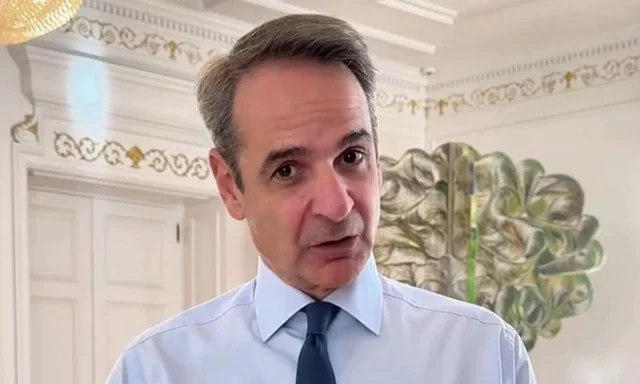 Μητσοτάκης στην ανασκόπηση: Η σκέψη όλων βρίσκεται στις οικογένειες που πενθούν Μητσοτάκης: Μείωση φόρων σημαίνει αύξηση μισθών - Το είπαμε, το κάναμε!