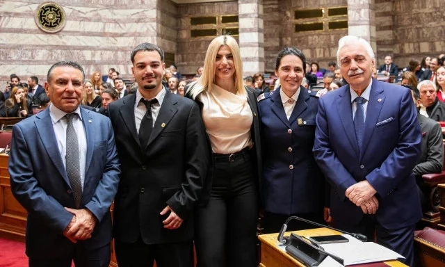 Κοζάνη: Το χωριό των εθελοντών αιμοδοτών - «Κάθε σπίτι έχει τουλάχιστον έναν αιμοδότη» Ο Ελληνικός Ερυθρός Σταυρός και η Βουλή των Ελλήνων τίμησαν 250 εθελοντές αιμοδότες