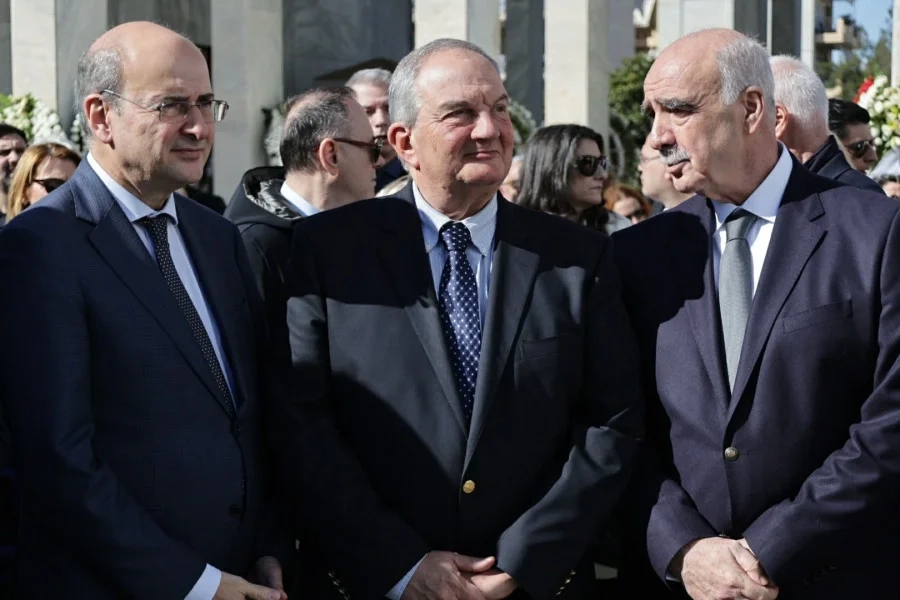 Άννα Ψαρούδα-Μπενάκη: Καραμανλής, Κακλαμάνης, Μεϊμαράκης στην κηδεία της - Δείτε φωτογραφίες Άννα Ψαρούδα-Μπενάκη: Καραμανλής, Κακλαμάνης, Μεϊμαράκης στην κηδεία της - Δείτε φωτογραφίες
