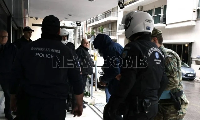 Υπόθεση κατασκοπείας: Κατονόμασε τρία στελέχη ιδιωτικής εταιρείας ο σμήναρχος- Υπόνοιες για εκβιασμό Υπόθεση κατασκοπείας: Προφυλακίστηκε ο 54χρονος σμήναρχος - «Ανακουφισμένος» δήλωσε, τι ισχυρίστηκε