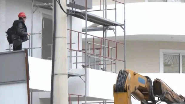 Βάρη: Πώς συνέβη η τραγωδία με δύο νεκρούς εργάτες από ηλεκτροπληξία - Η συγκλονιστική περιγραφή αυτόπτη μάρτυρα | in.gr Βάρη: Πώς συνέβη η τραγωδία με δύο νεκρούς εργάτες από ηλεκτροπληξία - Η συγκλονιστική περιγραφή αυτόπτη μάρτυρα | in.gr