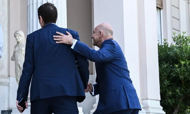 Βουλή: Νέα ένταση Κωνσταντοπούλου-Καιρίδη:Στα πούπουλα μεγαλώσατε - Μην παριστάνετε την αντιστασιακή Από το «άσε μας κουκλίτσα μου» στη Ζωή στην κόντρα Καιρίδη - Δένδια και το «εγώ δεν είμαι Μπογδάνος»