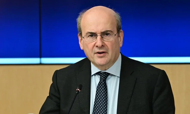 Κατασχέσεις: Πώς να προστατεύσετε μισθούς, συντάξεις και καταθέσεις Χατζηδάκης: Τον Απρίλιο η νέα αύξηση του κατώτατου μισθού