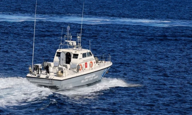 Κρήτη: Τουλάχιστον 3 νεκροί μετανάστες σε ναυάγιο στους Καλούς Λιμένες, διασώθηκαν άλλοι 20 Κρήτη: Τουλάχιστον 3 νεκροί μετανάστες σε ναυάγιο στους Καλούς Λιμένες, διασώθηκαν άλλοι 20
