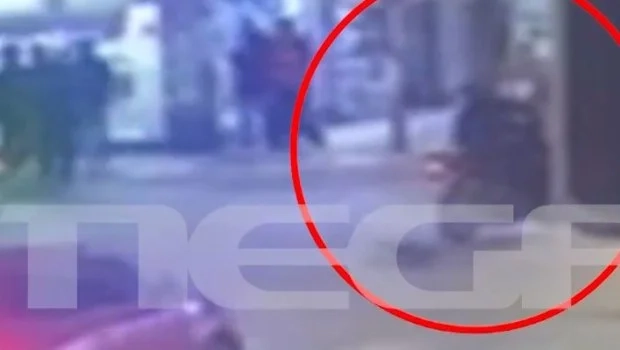 Βίντεο ντοκουμέντο από την κινηματογραφική καταδίωξη 16χρονου στην οδό Αχαρνών | in.gr Βίντεο ντοκουμέντο από την κινηματογραφική καταδίωξη 16χρονου στην οδό Αχαρνών | in.gr