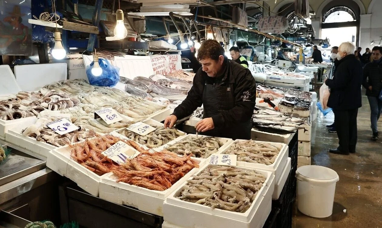 «Αλμυρό» φέτος το σαρακοστιανό τραπέζι: Ακριβότερα έως και 30% τα θαλασσινά και ο χαλβάς «Αλμυρό» φέτος το σαρακοστιανό τραπέζι: Ακριβότερα έως και 30% τα θαλασσινά και ο χαλβάς