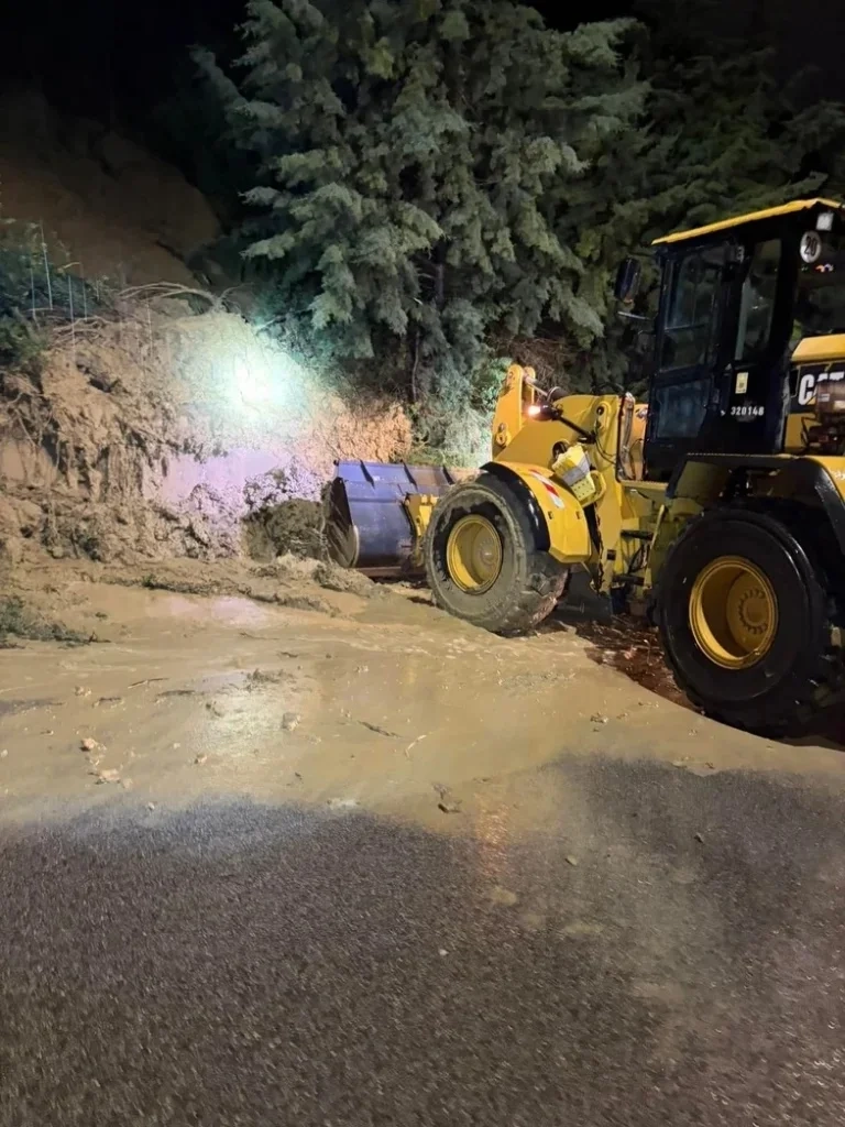 Καταστροφές από την κακοκαιρία: Κατολισθήσεις σε Πάτρα, Ήπειρο και Κέρκυρα - Καθίζηση στη Ζάκυνθο zntvzaxmra698d94946b0c2-768x1024.jpg