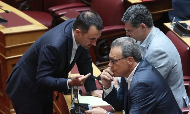 Ο «πόλεμος» στο ΠΑΣΟΚ, η ανακατωσούρα στον ΣΥΡΙΖΑ και οι αμείλικτες δημοσκοπήσεις ΣΥΡΙΖΑ - ΝΕΑΡ: Νέο βήμα προς τη συμπόρευση των δύο ΚΟ της Αριστεράς