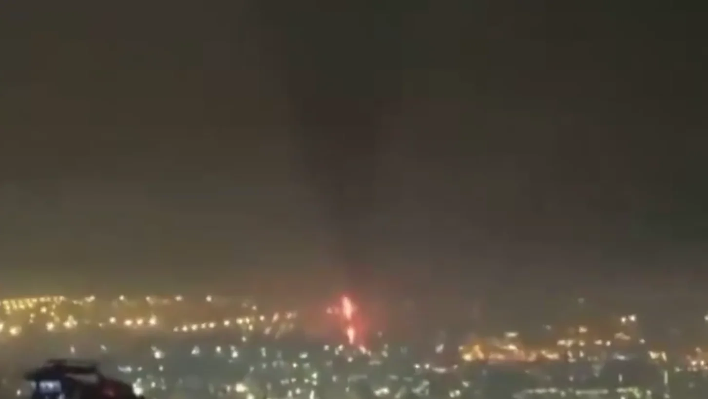 Υπουργός Άμυνας ΗΠΑ: Ξεκινήσαμε την πιο θανατηφόρα περίπλοκη αεροπορική επιχείρηση στην ιστορία Ντουμπάι: Πυκνοί καπνοί και φωτιά μετά από επίθεση ιρανικού drone αυτοκτονίας