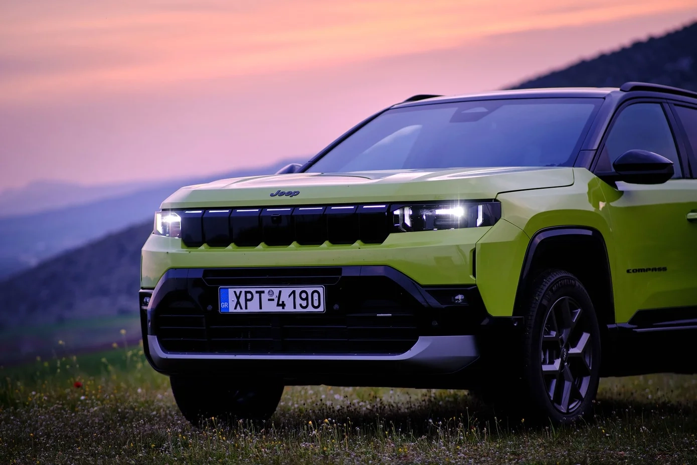 Νέο Jeep Compass e-Hybrid Νέο Jeep Compass e-Hybrid