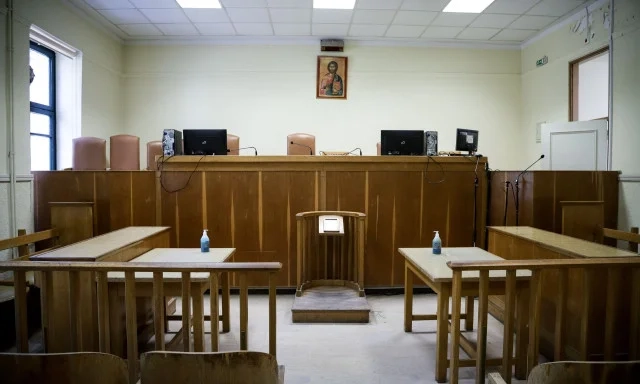Βόλος: Καταδικάστηκε μαιευτήρας που προκάλεσε βλάβη σε έμβρυο που επέφερε τον θάνατό του Αναστάτωση στα Δικαστήρια Ευελπίδων: Ζευγάρι συνελήφθη με δύο μαχαίρια κατά τον έλεγχο ασφαλείας