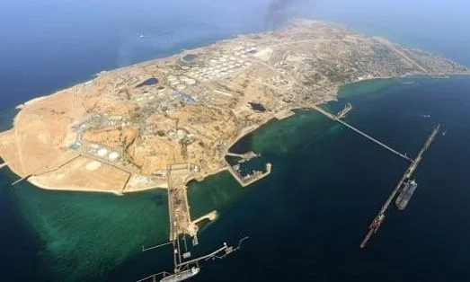 Στις φλόγες αποθήκη πετρελαίου της BAPCO στο Μπαχρέιν - Βίντεο Explainer: Μπορεί με αμερικανική κατάληψη στο νησί Kharg να τελειώσει ο πόλεμος;