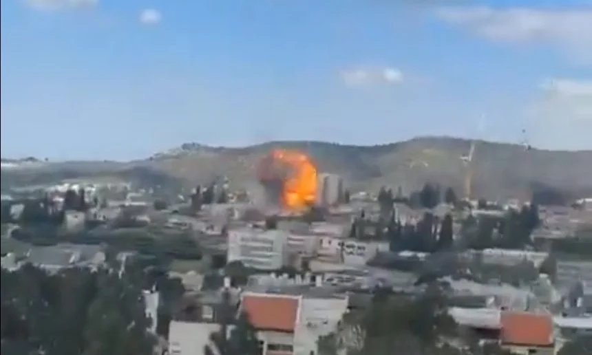 IDF: Νέο «κύμα» ιρανικών πυραύλων στο Ισραήλ - Προειδοποιήσεις στα κινητά του πληθυσμού IDF: Νέο «κύμα» ιρανικών πυραύλων στο Ισραήλ - Προειδοποιήσεις στα κινητά του πληθυσμού